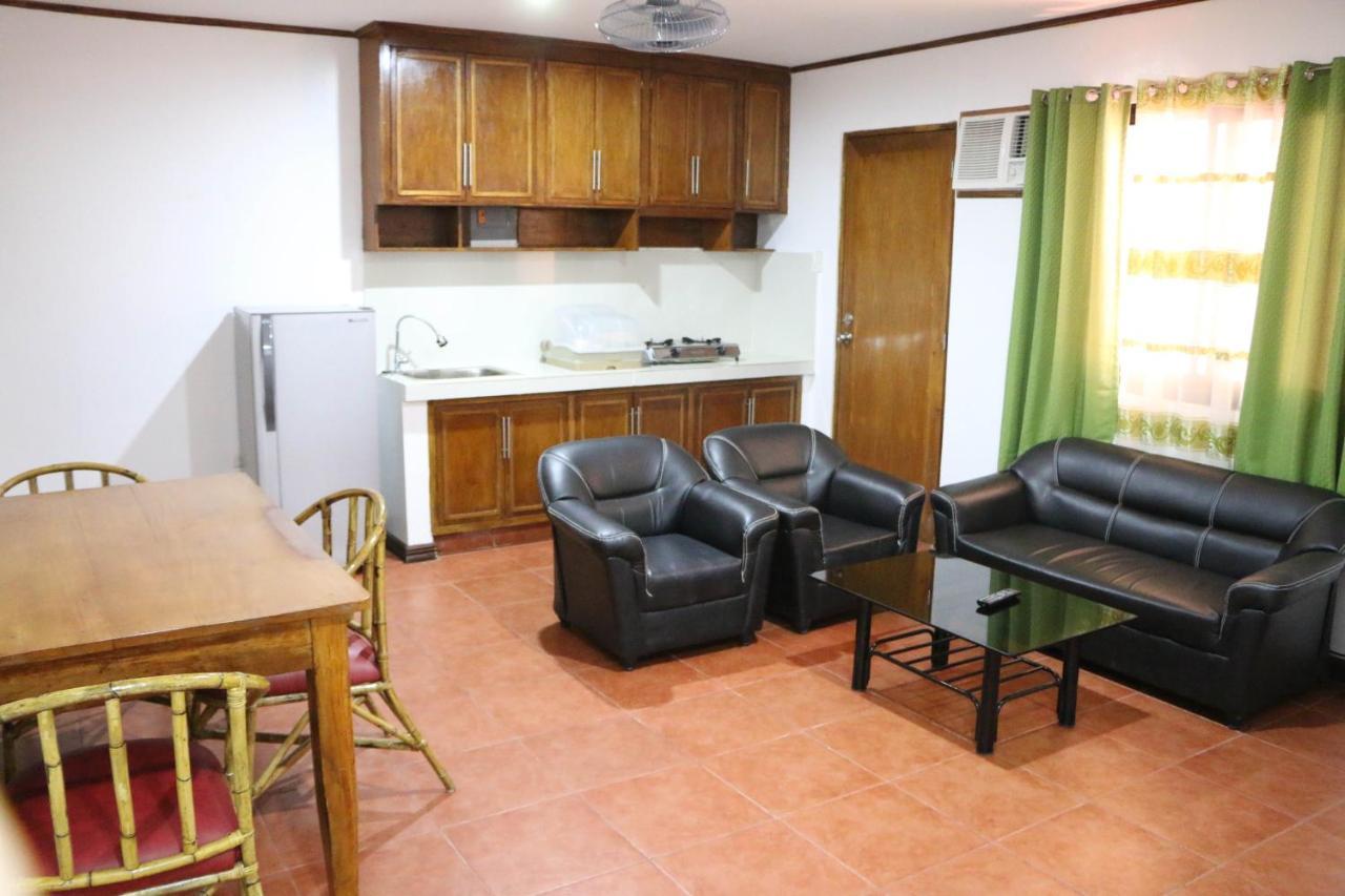 Badladz Staycation Condos Puerto Galera Exterior foto
