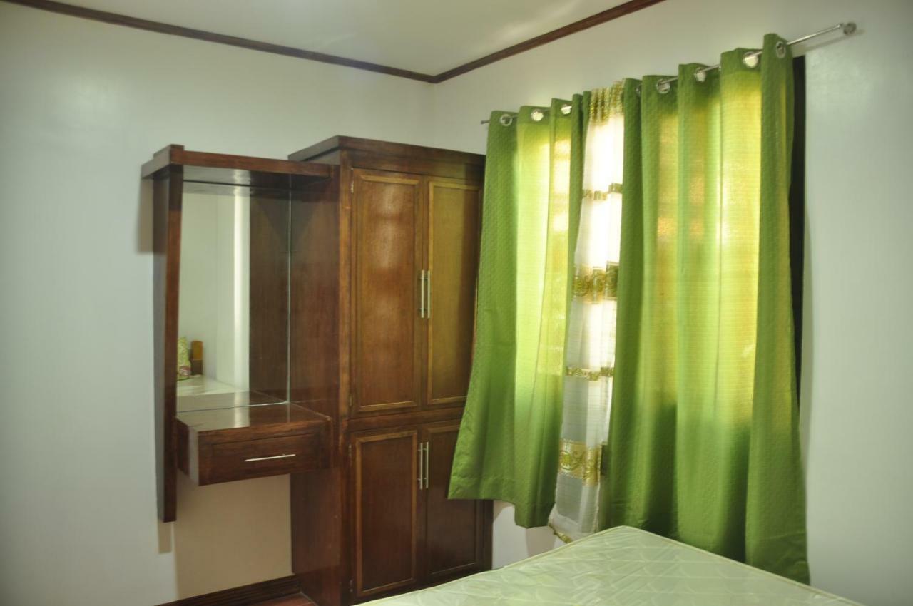 Badladz Staycation Condos Puerto Galera Exterior foto